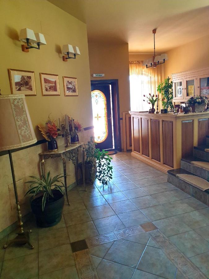 Pensiunea Casa Mircea & Restaurant Ieşelniţa Eksteriør bilde