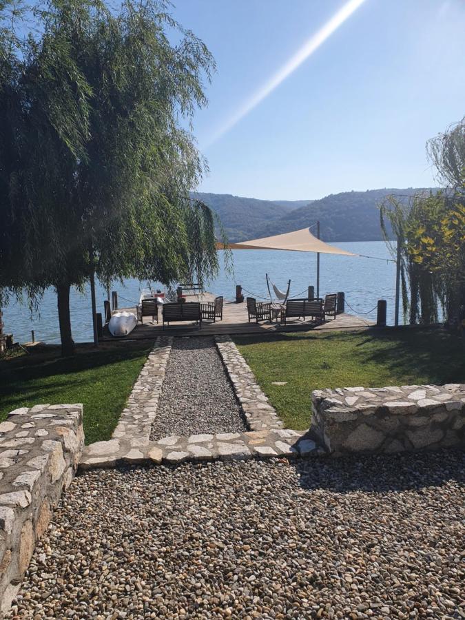 Pensiunea Casa Mircea & Restaurant Ieşelniţa Eksteriør bilde