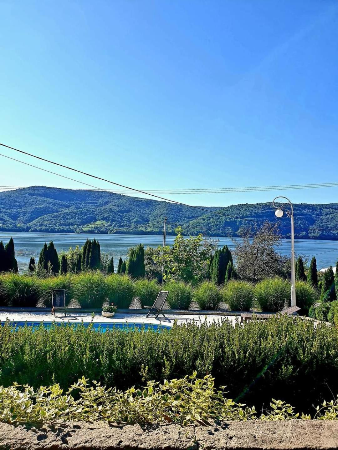 Pensiunea Casa Mircea & Restaurant Ieşelniţa Eksteriør bilde