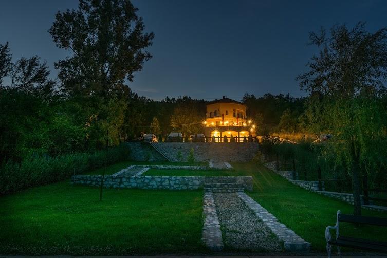 Pensiunea Casa Mircea & Restaurant Ieşelniţa Eksteriør bilde